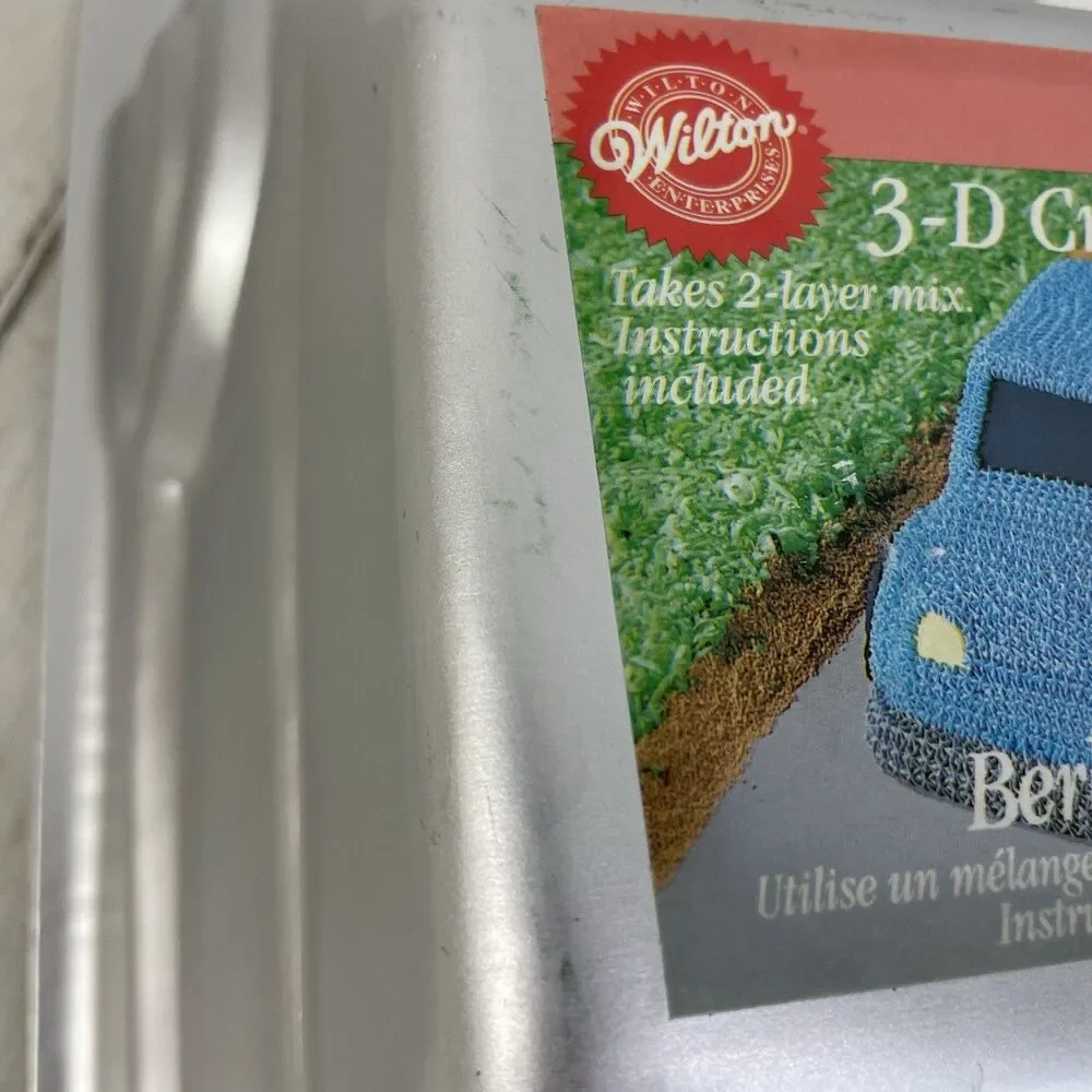 Wilton Car Cake Pan 3D Cruiser Car Coupe Bug Jelly Mold #2105-2043 New
